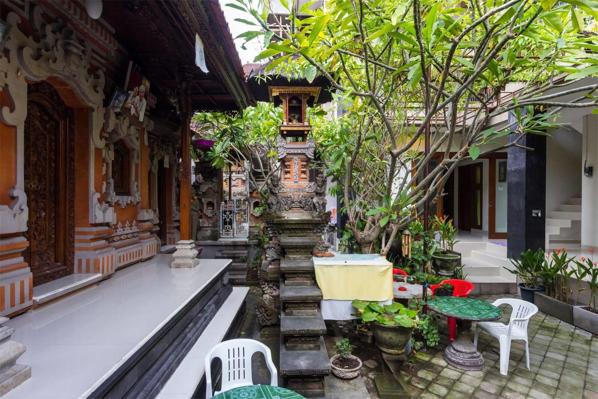 Reddoorz @ Poppies Lane Two Hotel Kuta Lombok Kültér fotó