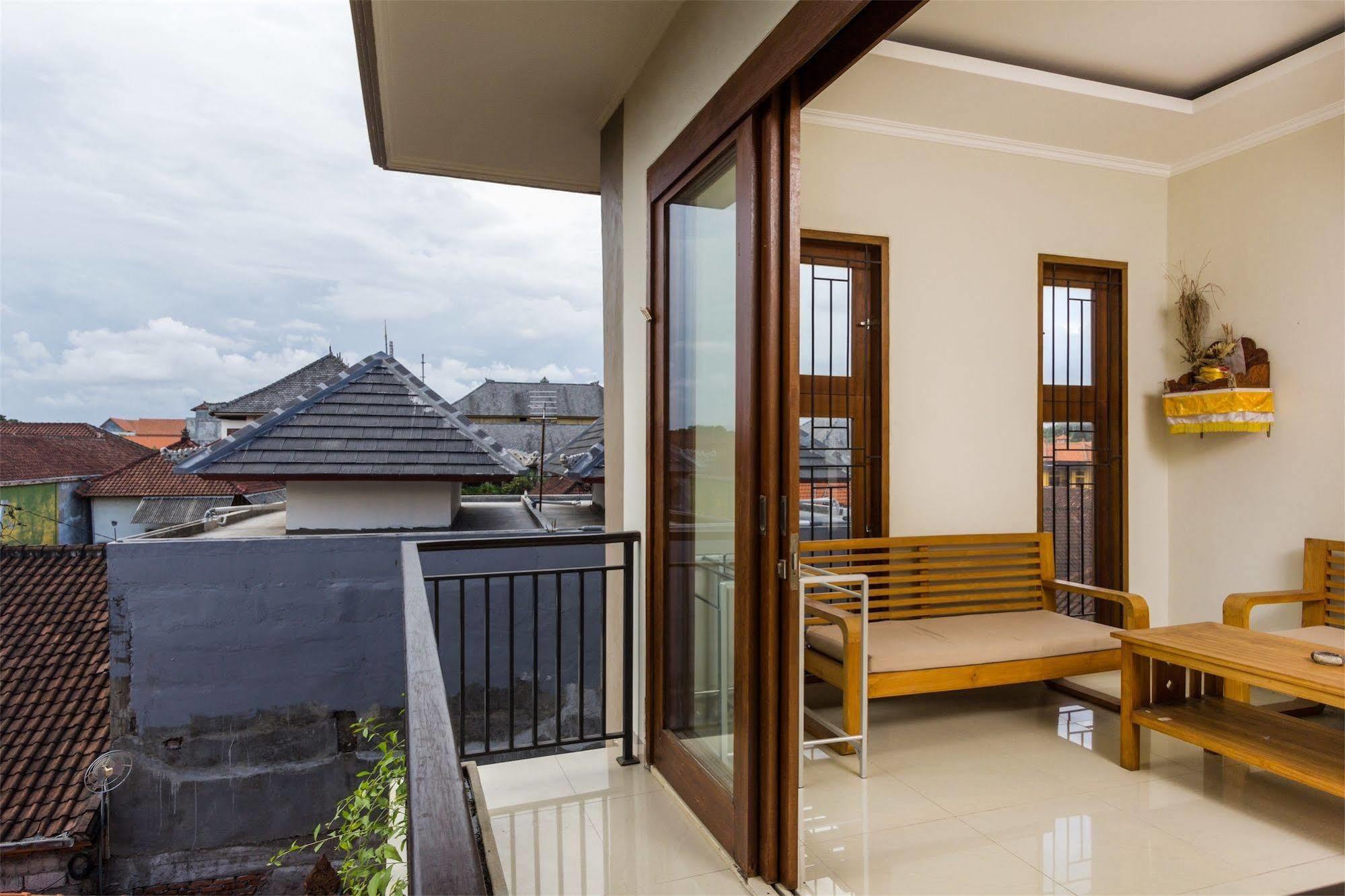 Reddoorz @ Poppies Lane Two Hotel Kuta Lombok Kültér fotó