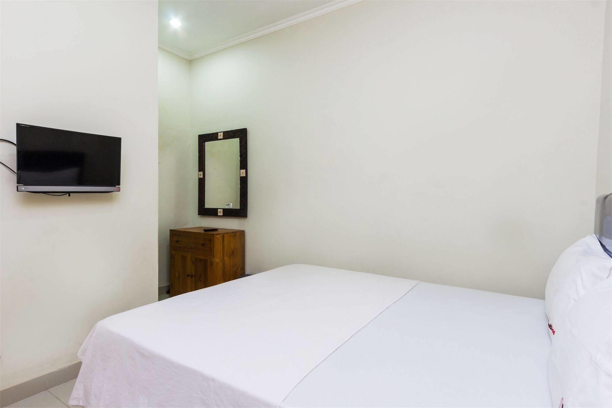 Reddoorz @ Poppies Lane Two Hotel Kuta Lombok Kültér fotó