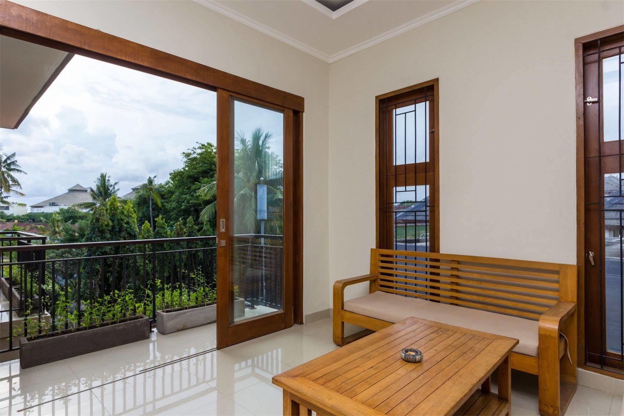 Reddoorz @ Poppies Lane Two Hotel Kuta Lombok Kültér fotó