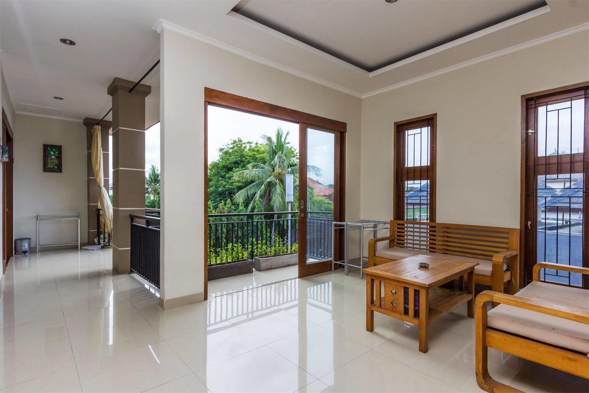 Reddoorz @ Poppies Lane Two Hotel Kuta Lombok Kültér fotó